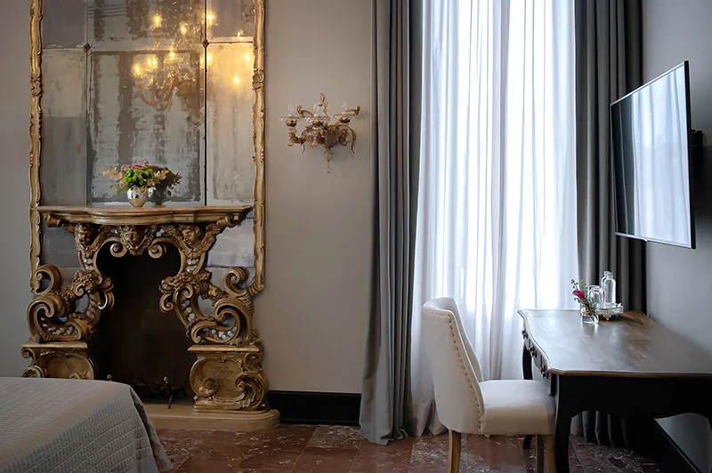 Deluxe Suite On The Grand Canal 008